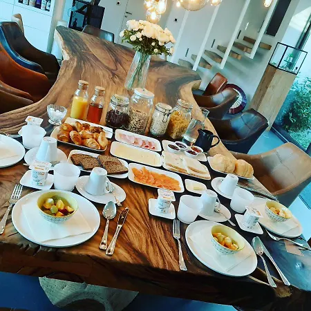 לינה וארוחת בוקר Table Et Particuliere 2*