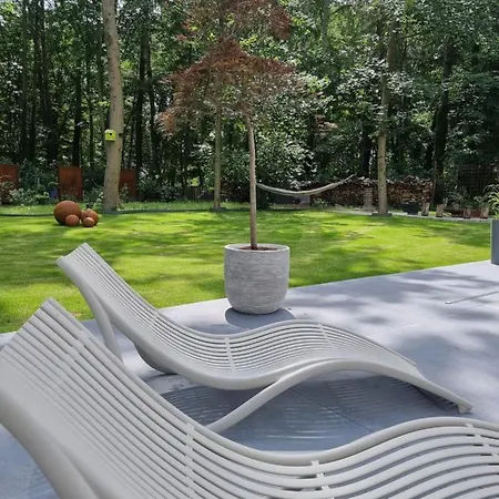 Table Et Particuliere Bed & Breakfast